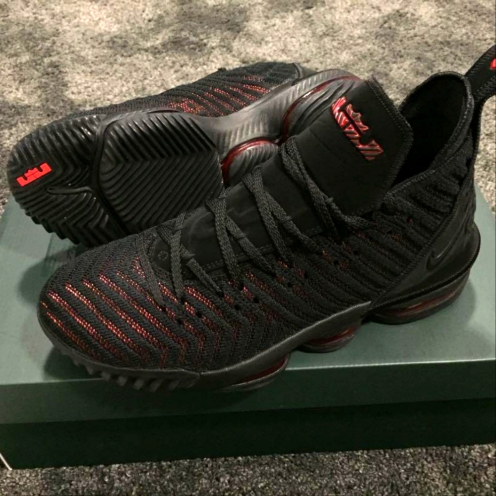 Nike LeBron 16 Fresh Bred